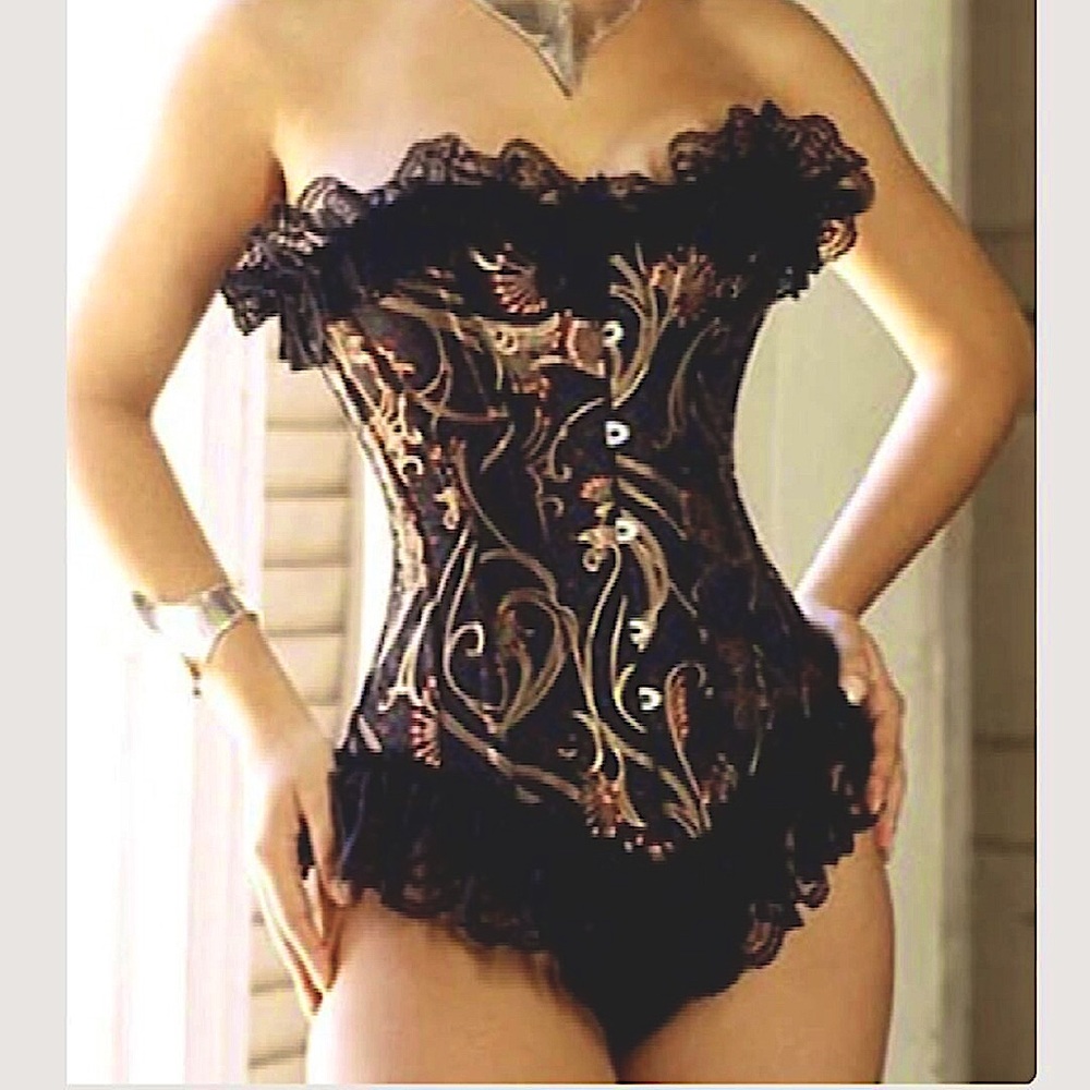 Black and gold corset